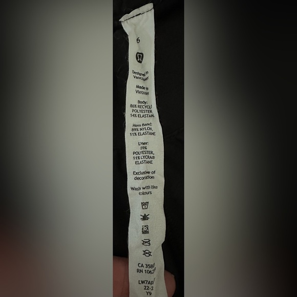 🌟Like New🌟 Lululemon: Hotty Hot Short II *Long 4" - Picture 4 of 12